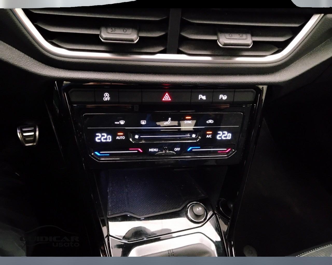 VOLKSWAGEN T-Roc I 2022 - T-Roc 1.0 tsi R-Line 110cv