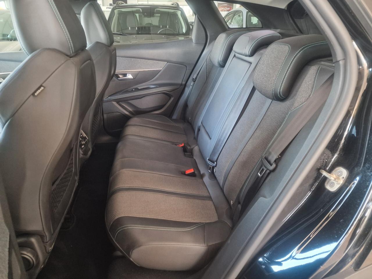 Peugeot 3008 1.5 HDi 130cv Allure EAT8