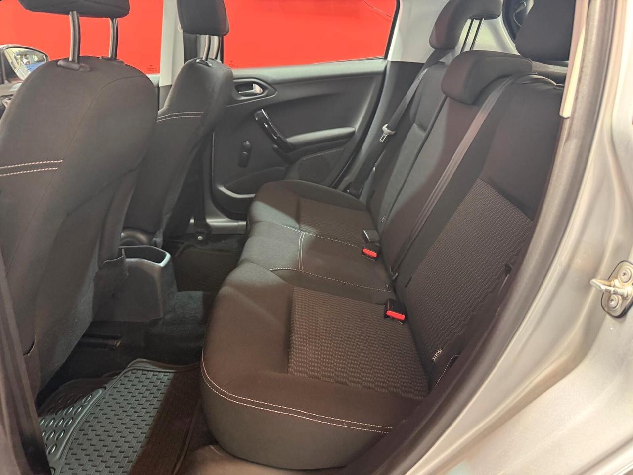 Peugeot 208 PureTech 82 5 porte Allure