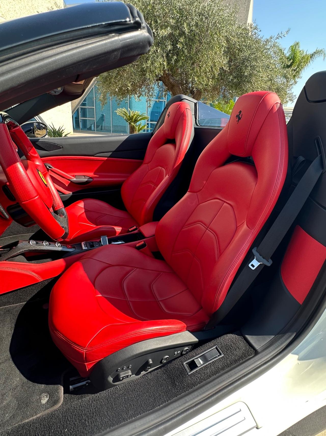 Ferrari 488 Spider 3.9 dct possibilità noleggio no scoring