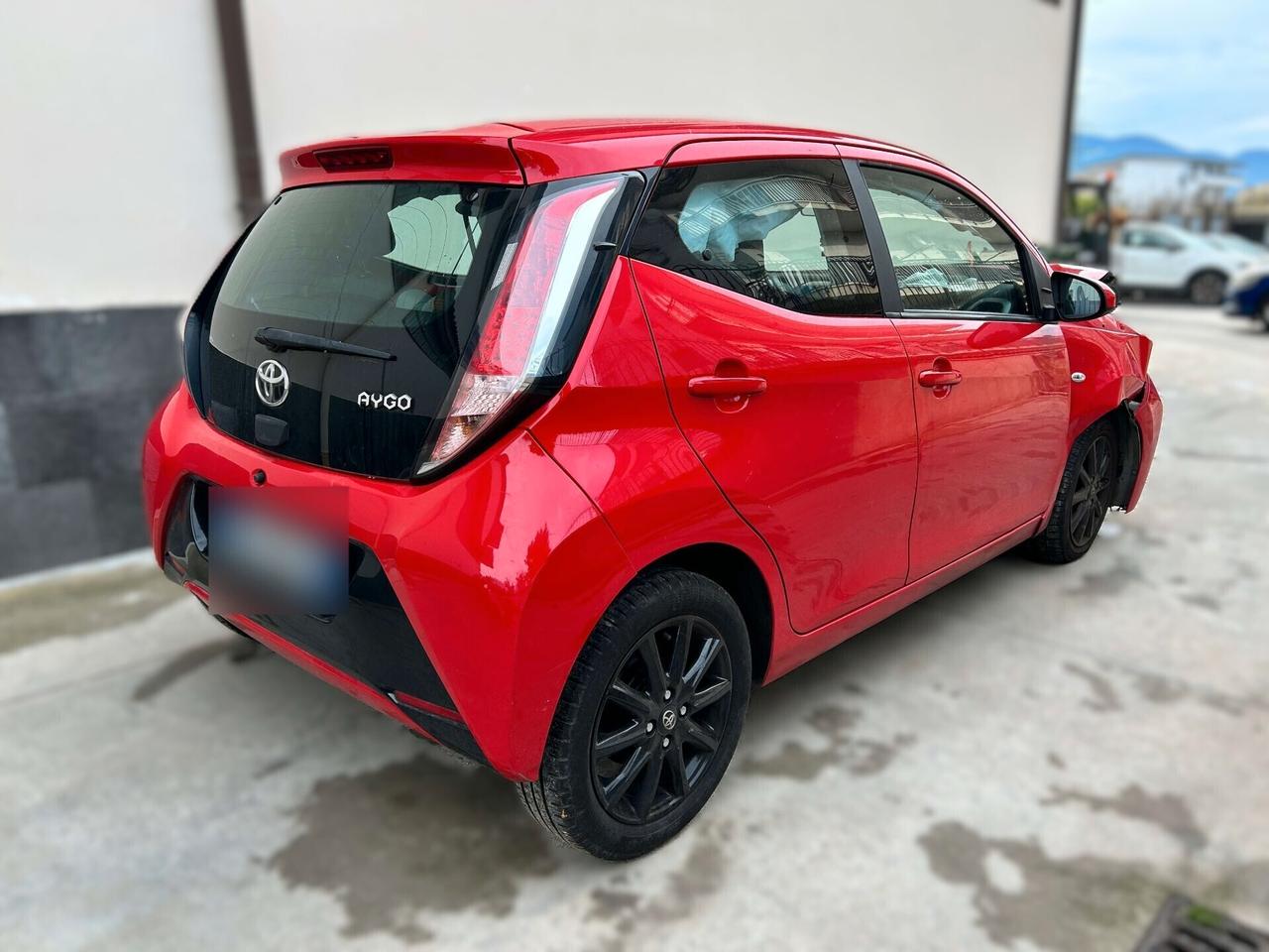 Toyota Aygo 1.0 Benz *GPL* Aut - 2017 Incidentata
