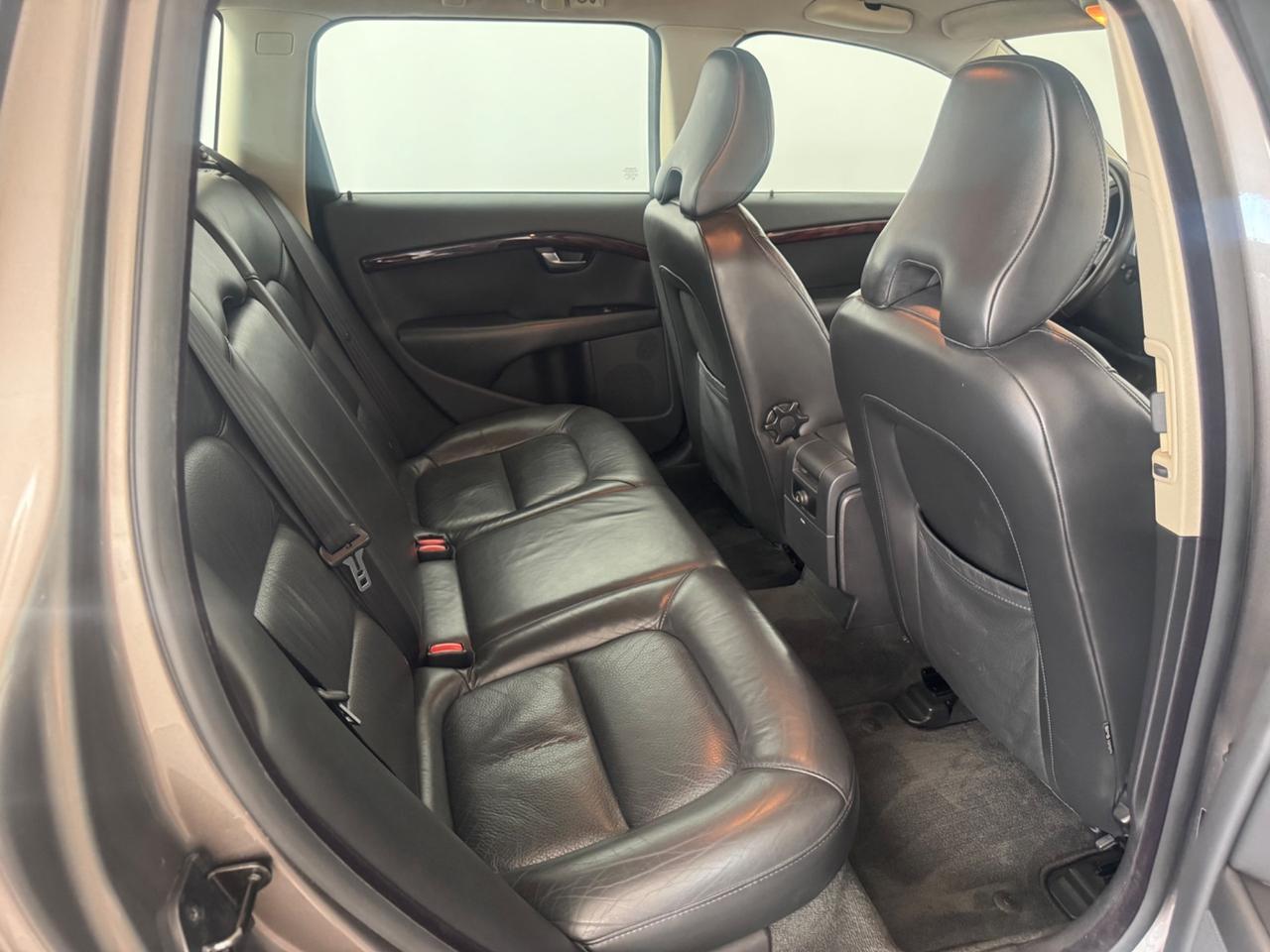 Volvo V70 2.4 D5 Summum