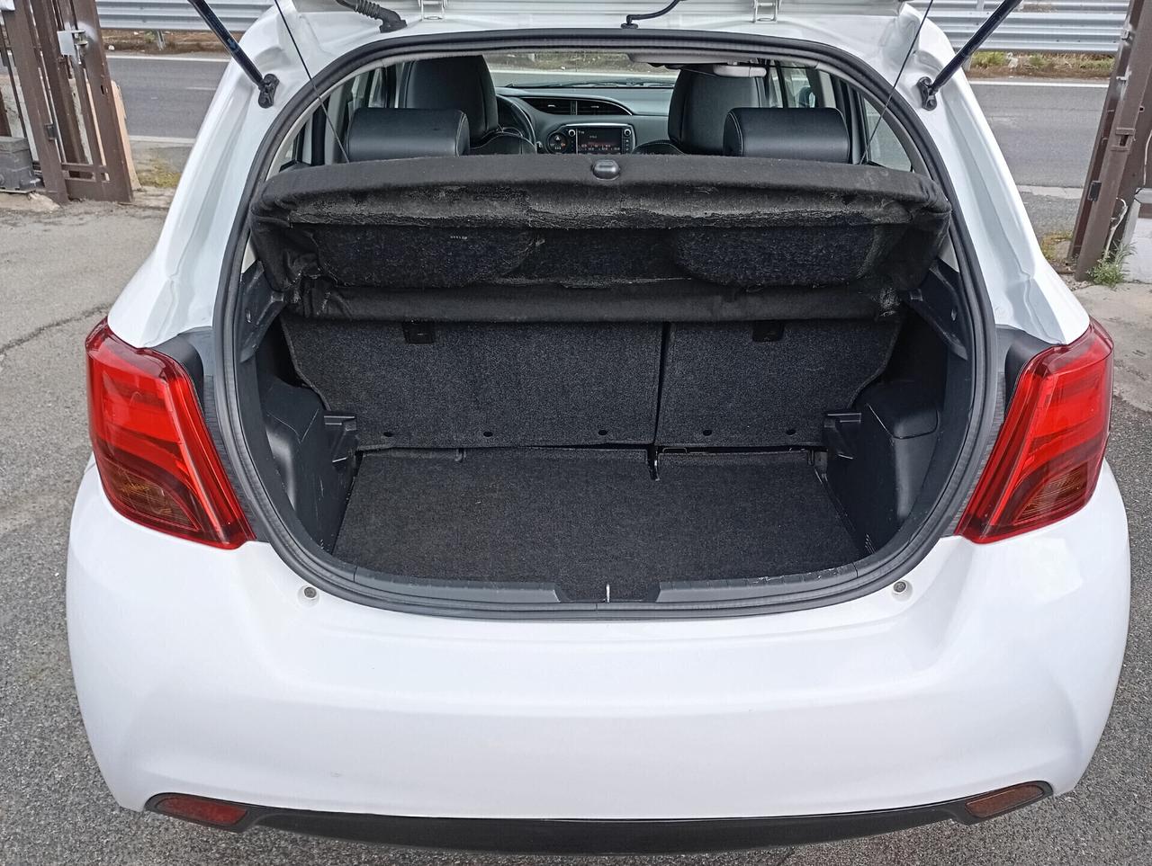 Toyota Yaris 5P 1.4 D-4D Lounge