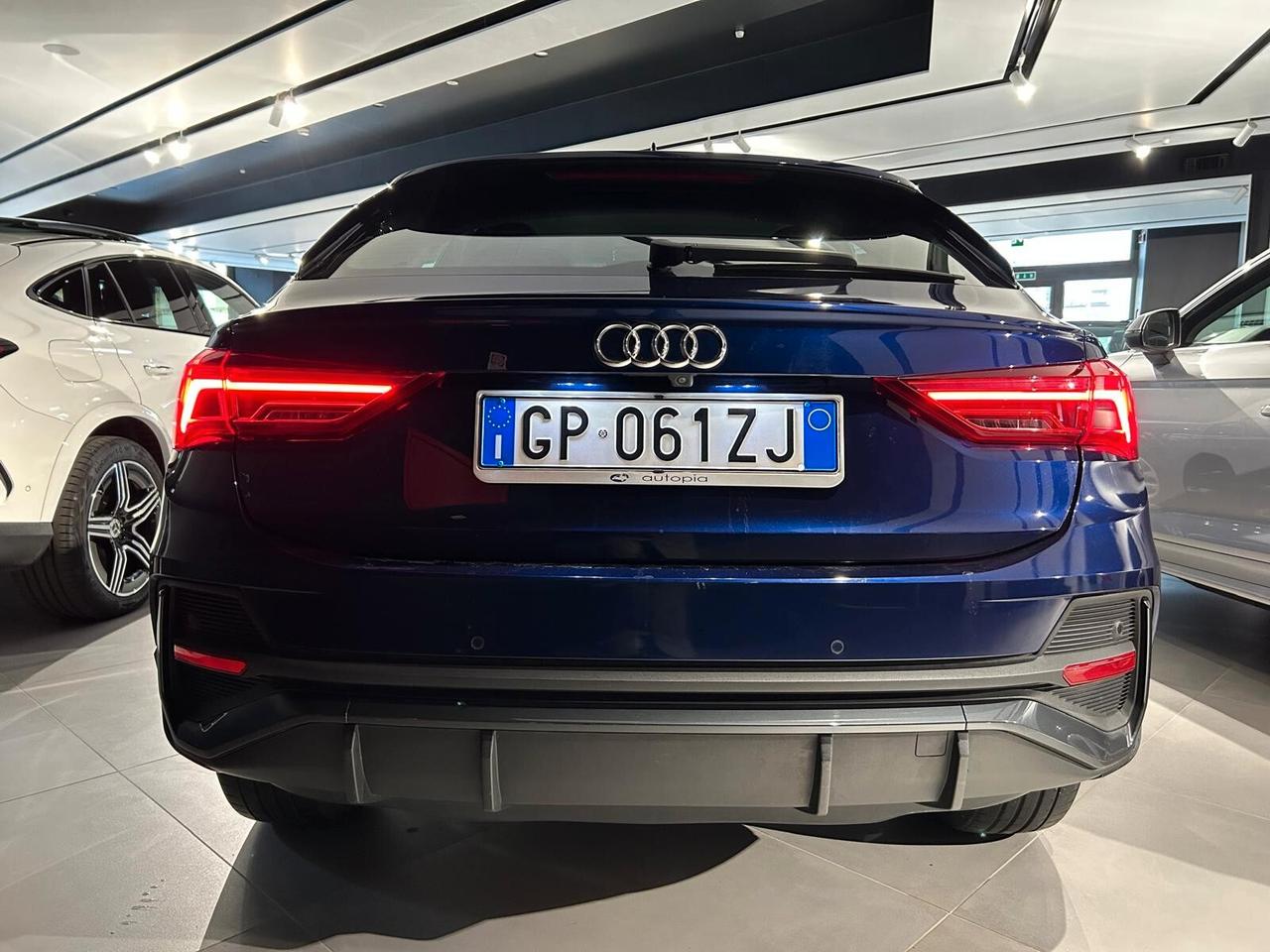 Audi Q3 45 TFSI e S tronic Business