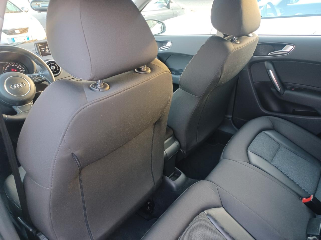 Audi A1 SPORTBACK 1.6 TDI S TRONIC LED BIXENO PDC
