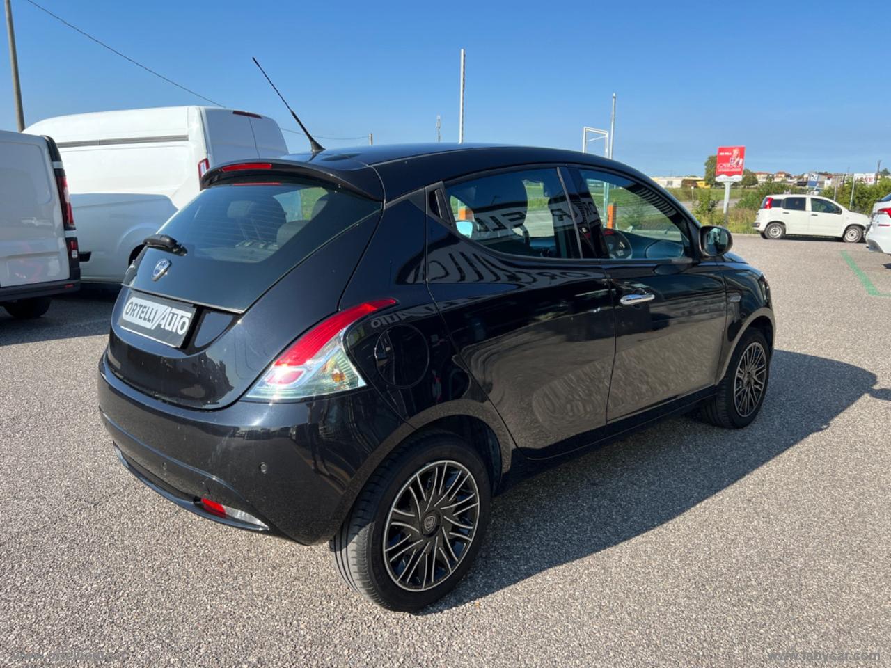 LANCIA Ypsilon 1.2 69 CV 5p. S&S Gold NEOPATENTATI