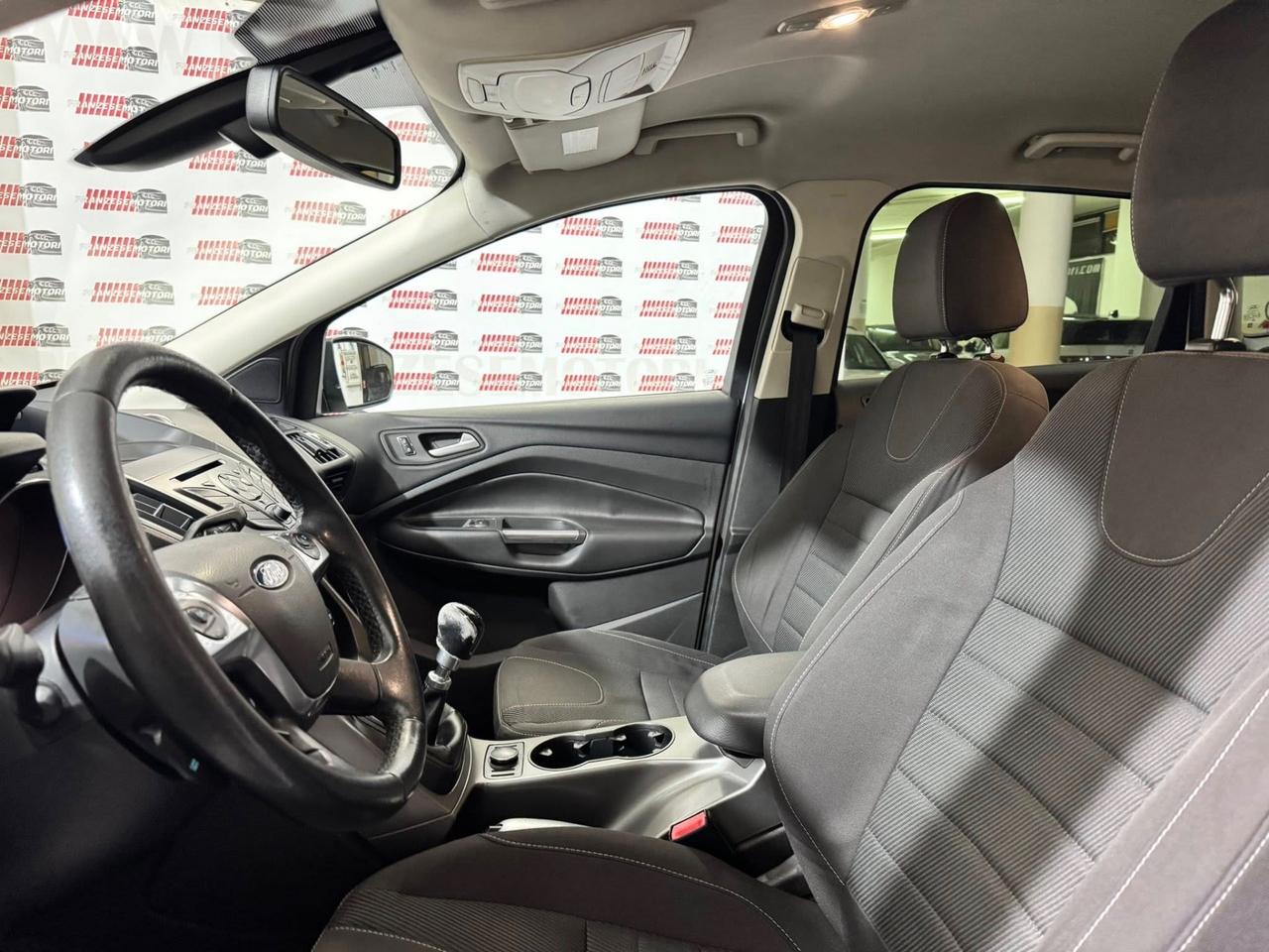 Ford Kuga 2.0 TDCI 140 CV 2WD Titanium