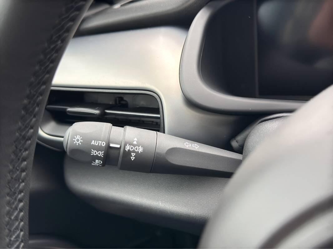 Jeep Avenger 1.2 t. e-hybr.mhev Summit edct6 CON TETTO APRIBILE