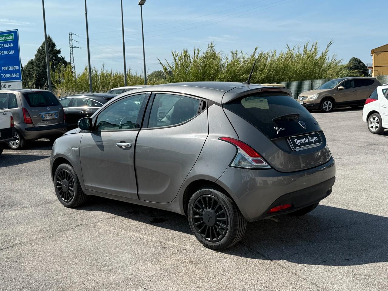 Lancia Ypsilon 1.0 FireFly 5 porte S&S Hybrid Ecochic UnYca