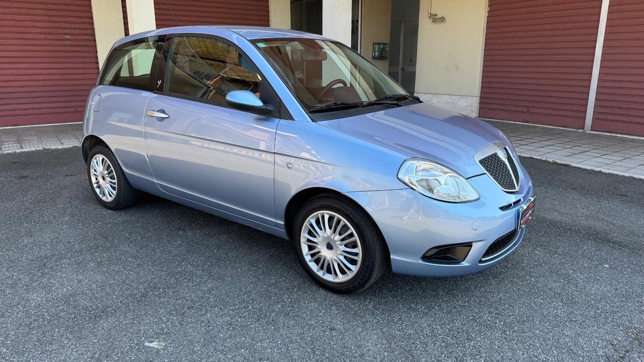Lancia Ypsilon 1.2 Argento