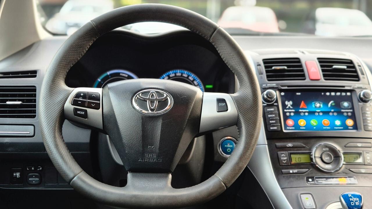 Toyota Auris 1.8 hybrid/Neopatentati/Automatica/SOLO 130.000km