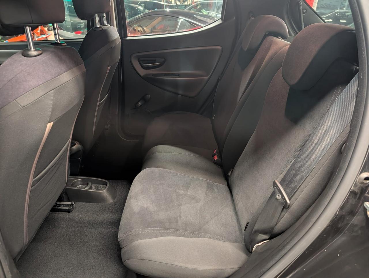 Lancia Ypsilon 0.9 TwinAir 85 CV 5 porte Metano