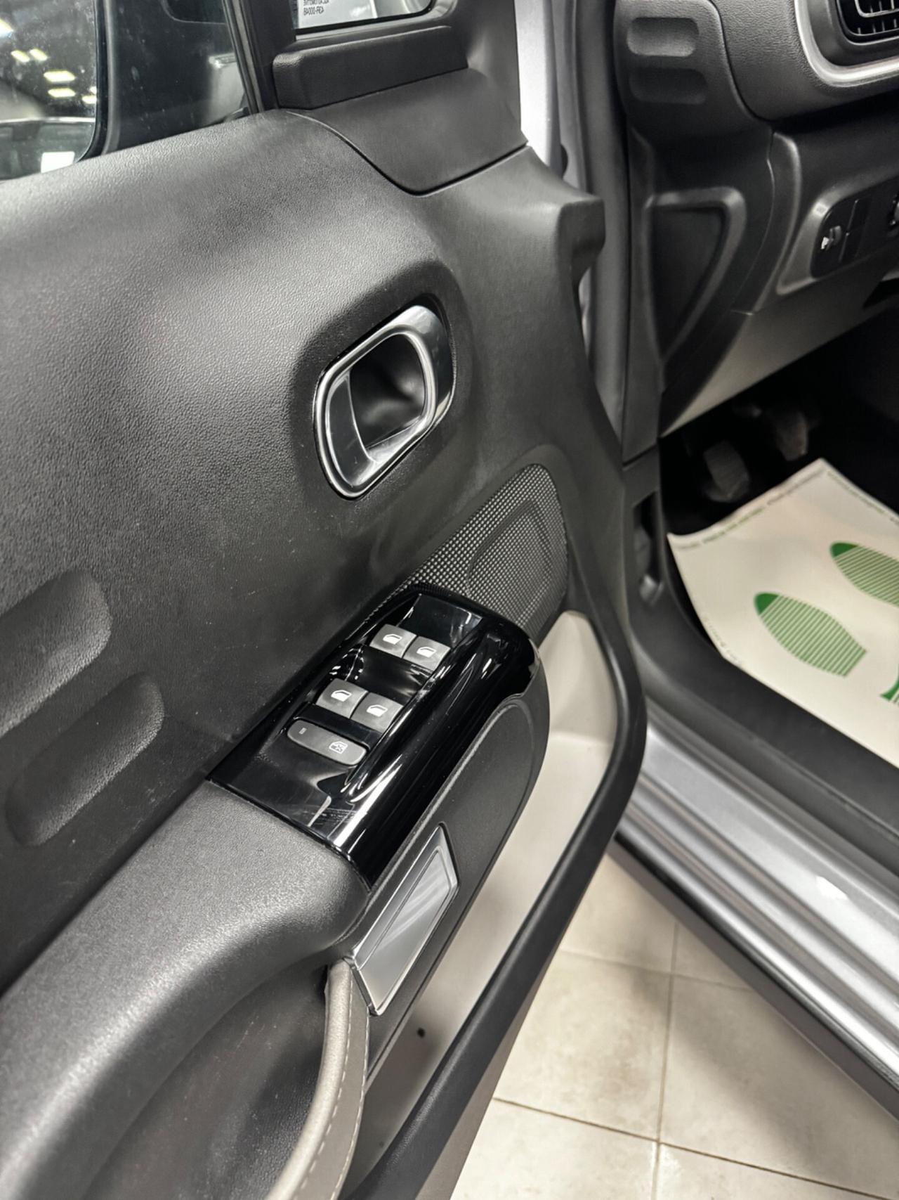 CITROEN C3 1.2 BENZINA MY2022 SHINE