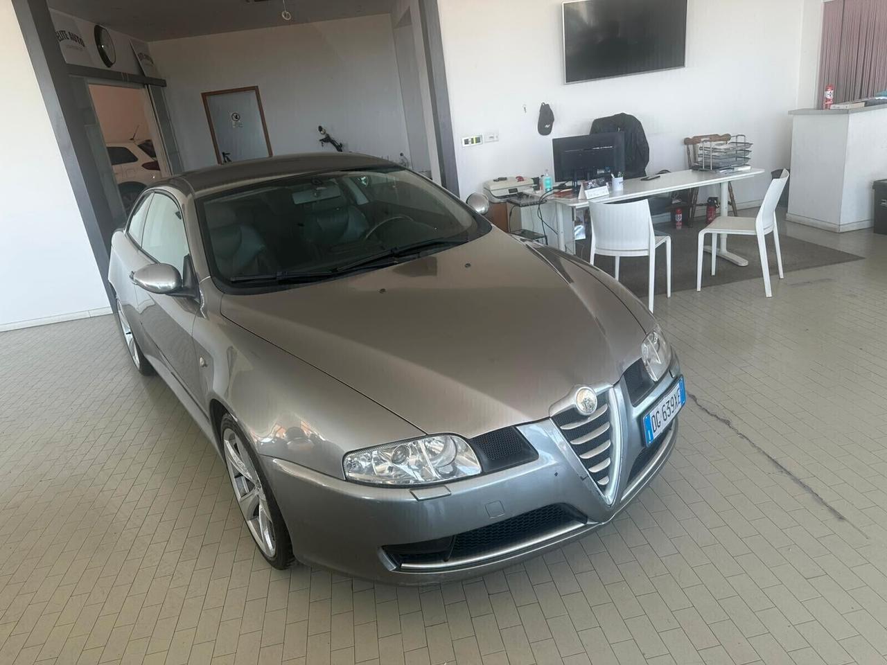 Alfa Romeo GT 1.9 JTDM 16V Distinctive Q2