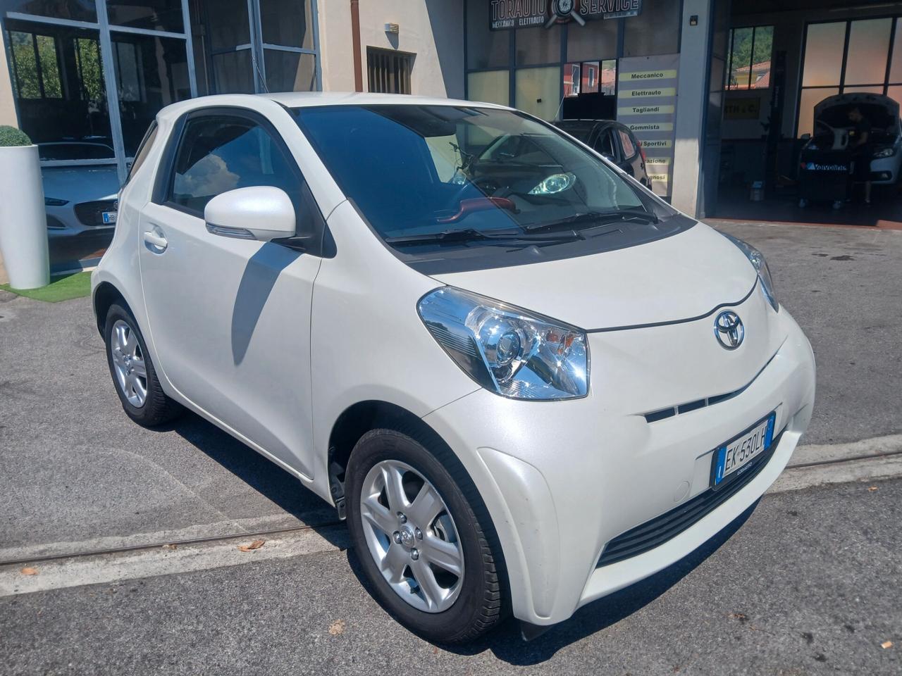 Toyota iQ 1.0 CVT Loung 4 POSTI