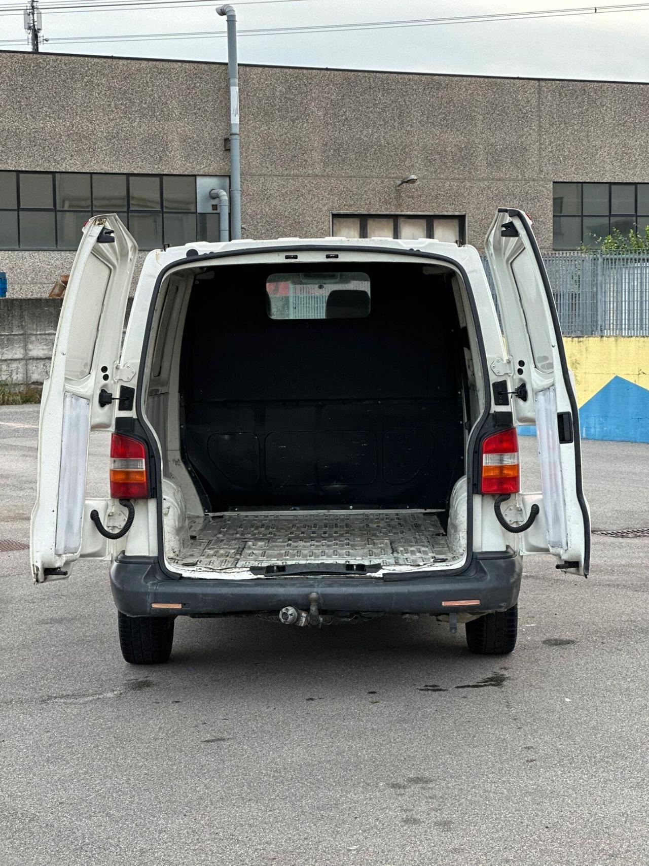 VW TRANSPORTER CON GANCIO TRAINO SUPER PREZZO!