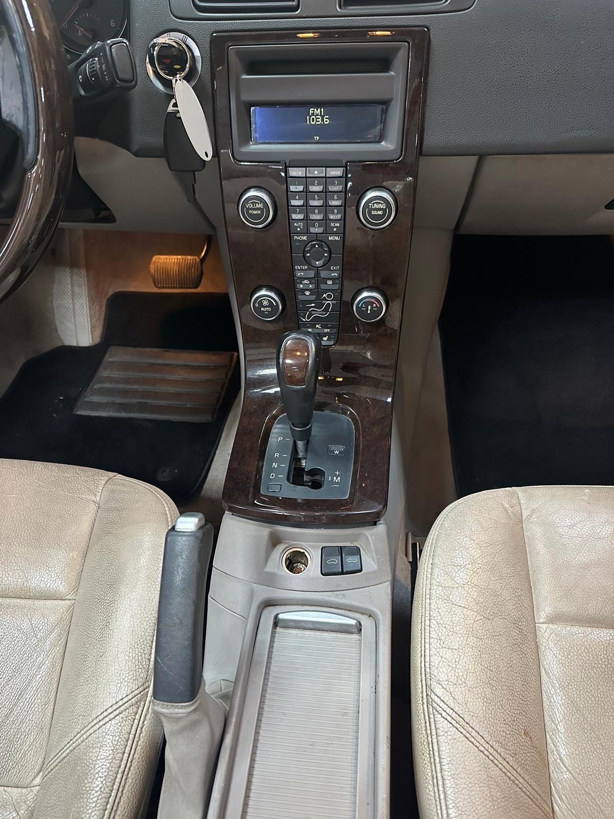 Volvo C70 2.4 D5 20V aut. Momentum TENUTA BENISSIMO