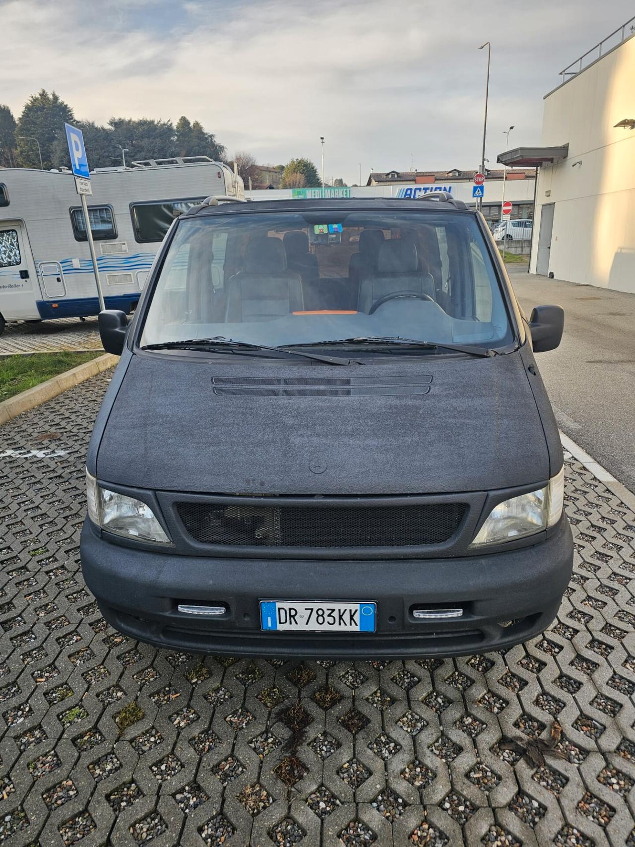 Mercedes-benz V benzina