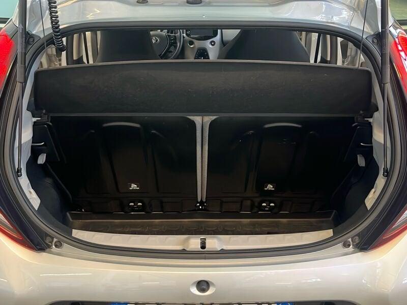 Toyota Aygo Aygo Connect 1.0 VVT-i 72 CV 5 porte x-play