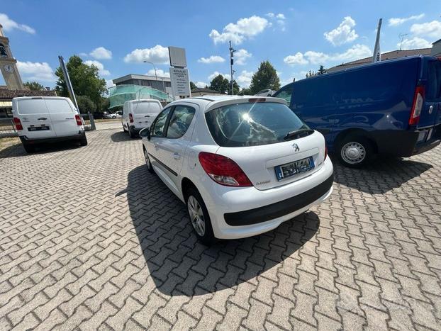 PEUGEOT 207 1.4 8V 75CV 5p. X Line