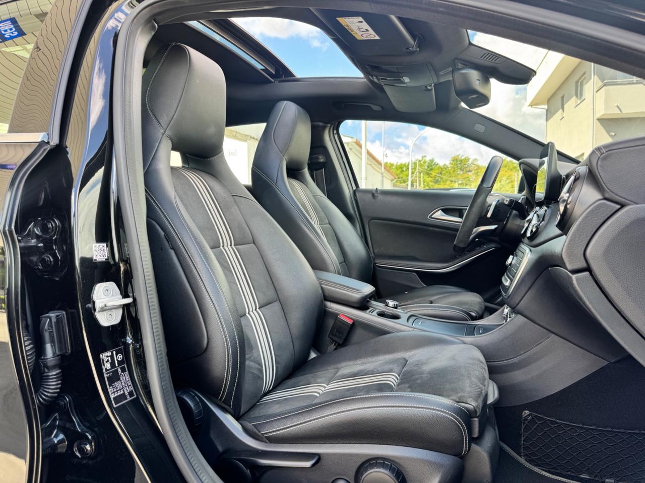 Mercedes-benz GLA 200 d Automatic Premium edition open