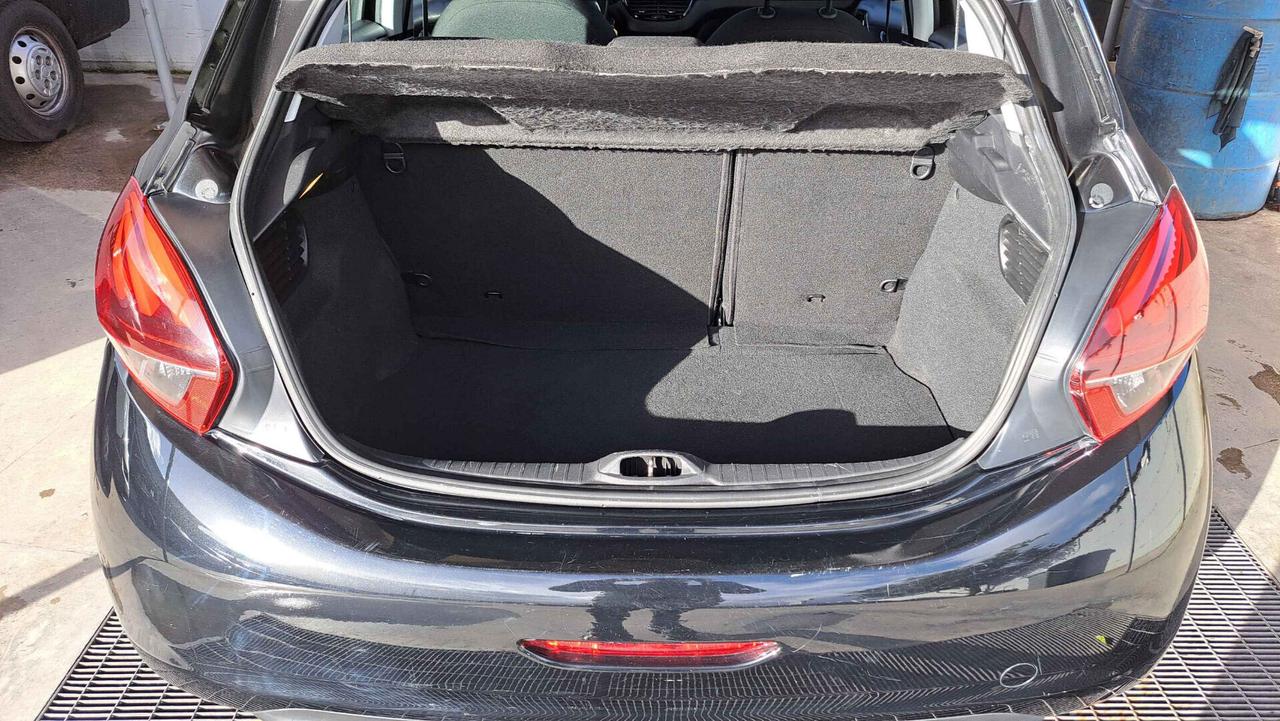 Peugeot 208 PureTech 82 Allure