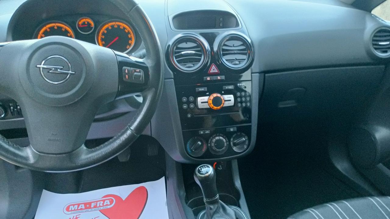 Opel Corsa 1.2 benzina GPL anno 2010 chilometri 170.000