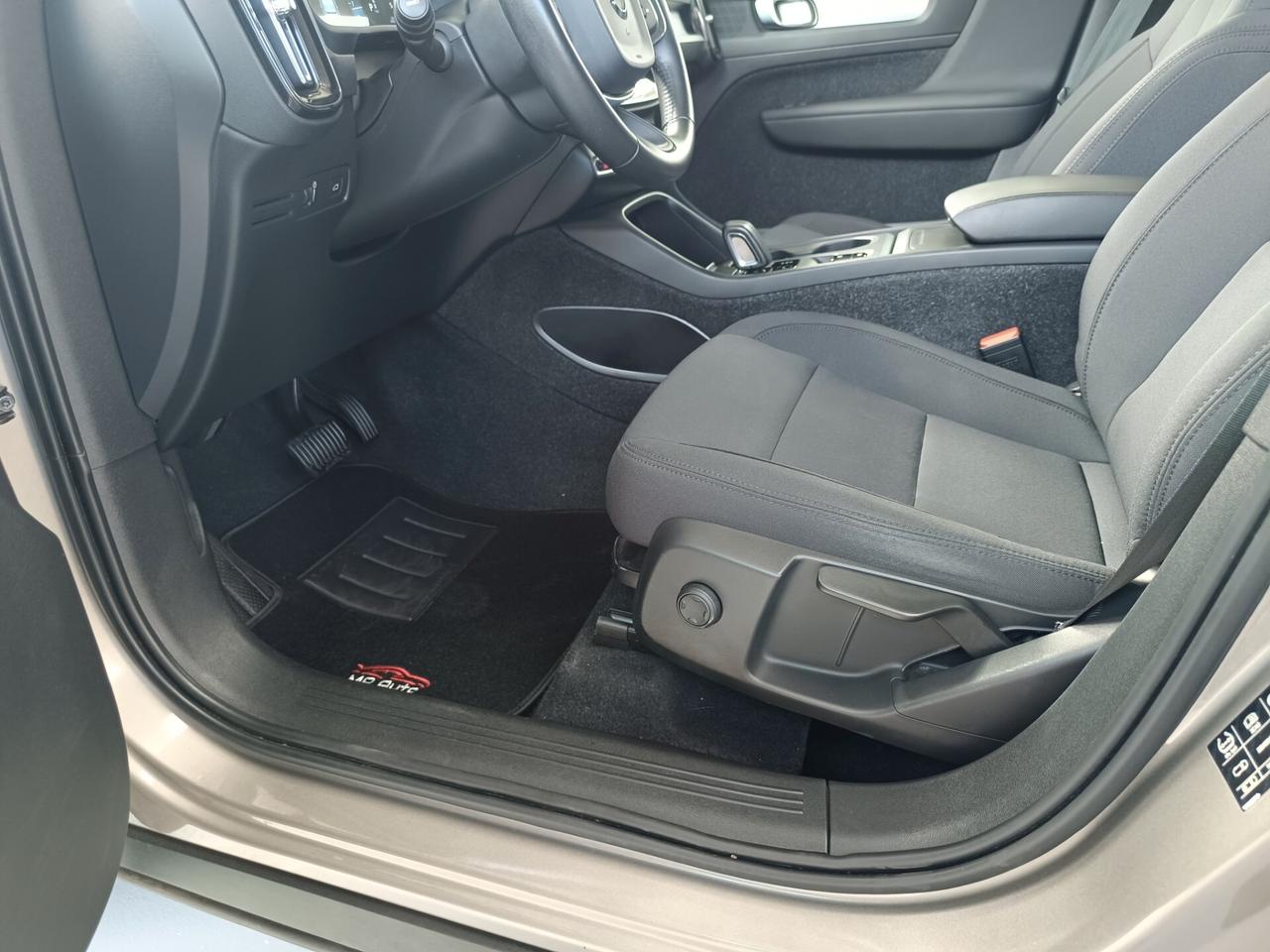 Volvo XC40 D3 AWD Geartronic Momentum Pro