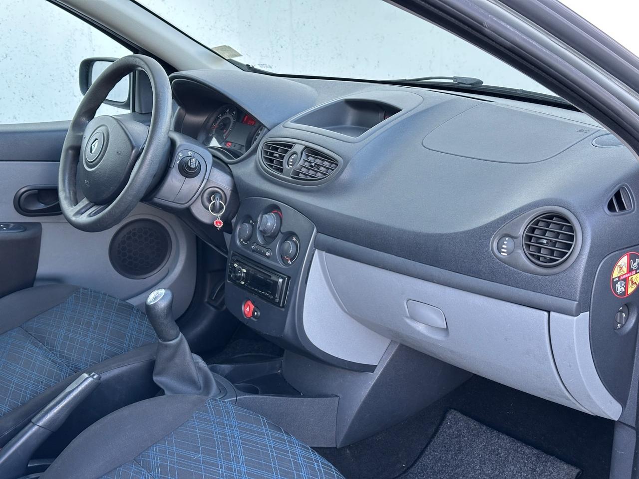 Renault Clio 1.2 16V 3 porte Neopatentati