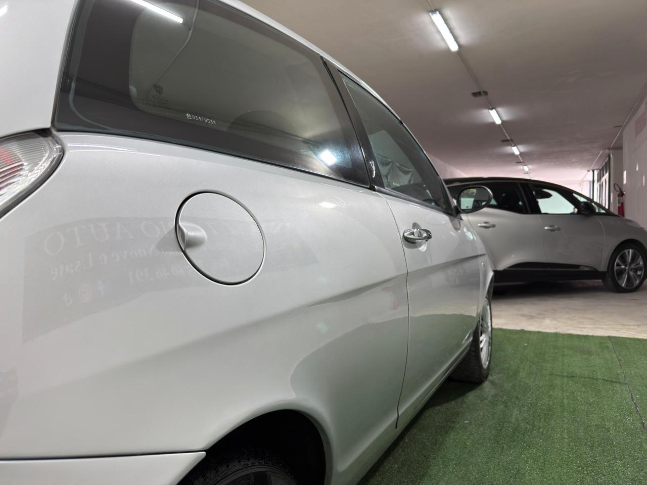 Lancia Ypsilon 1.2 Modamilano