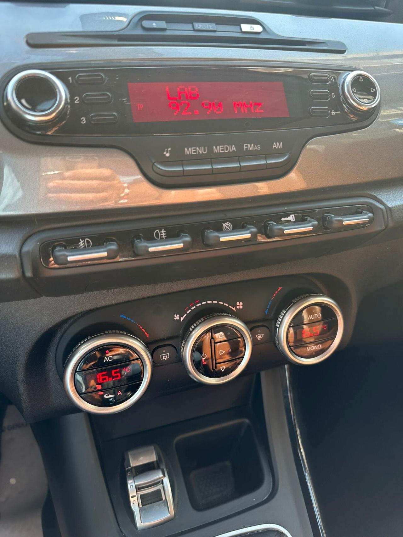 Alfa Romeo Giulietta 2.0 JTDm-2 140 CV Progression interni in pelle