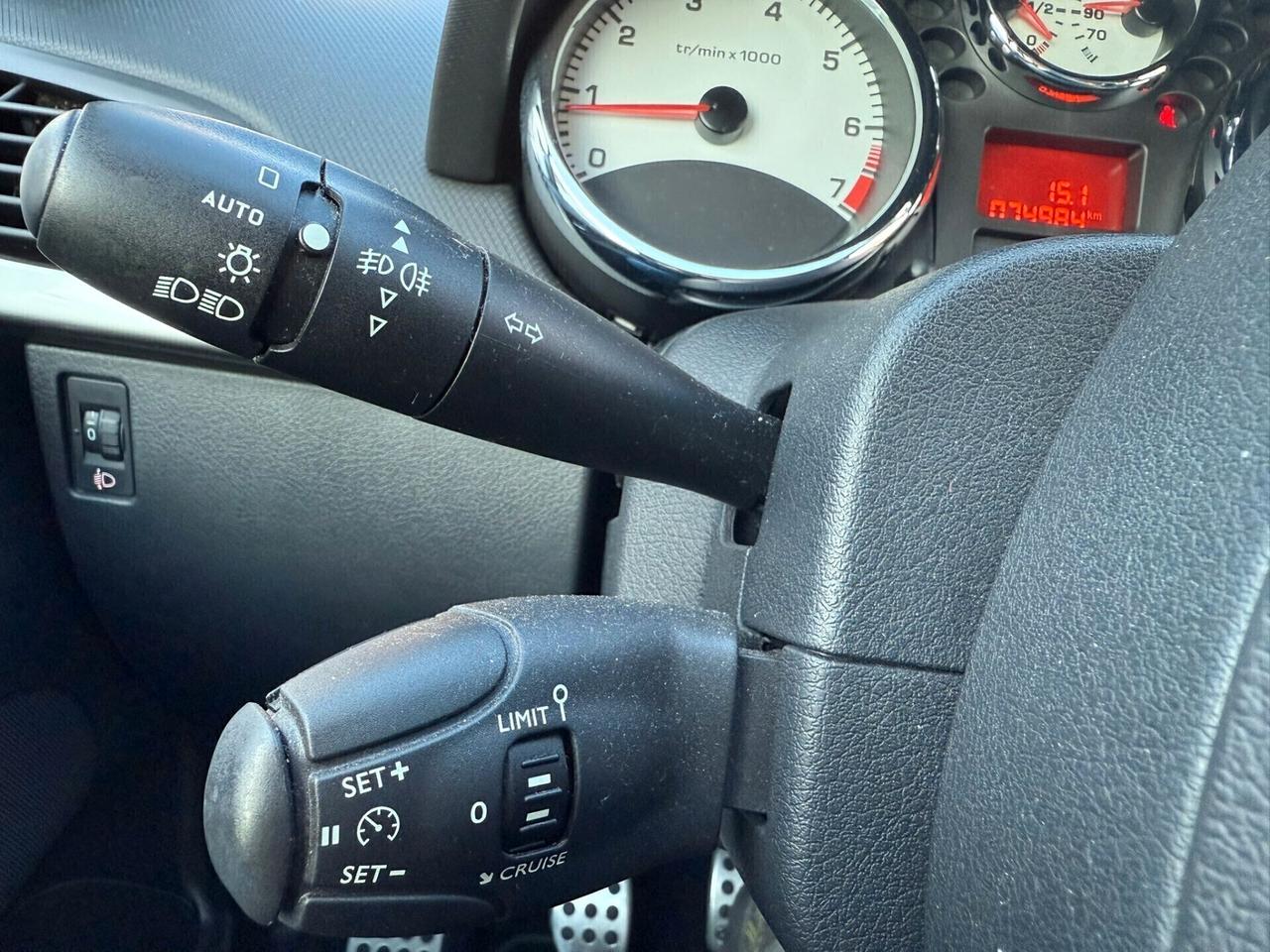 Peugeot 207 5p 1.4 95 CV 74.900 KM