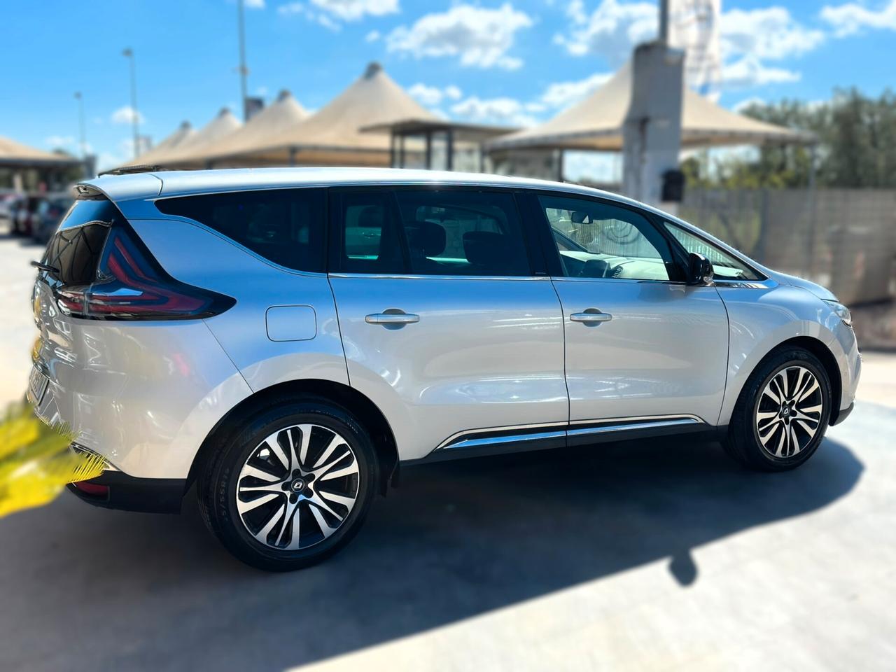 RENAULT Espace Initiale Paris 1.6 dCi Twin-Turbo 160 CV 4Control