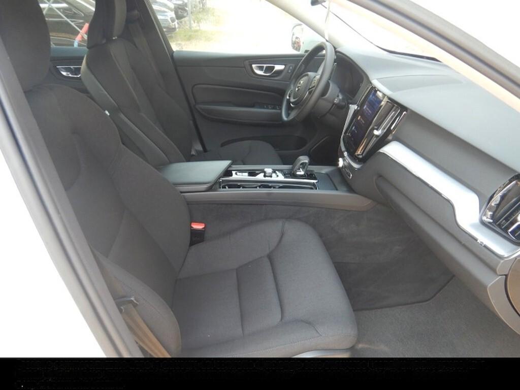 VOLVO XC60 2.0D 197CV B4 (D) AUTOMATIC AWD MOMENTUM ( FARI LED - COCKPIT - CRUISE - MIRROR - PDC - CERCHI 18 )