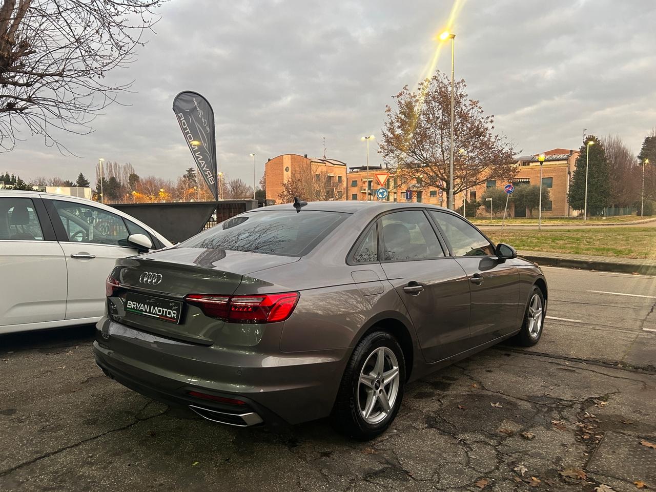 Audi A4 30 TDI/136 CV S tronic Business Advanced