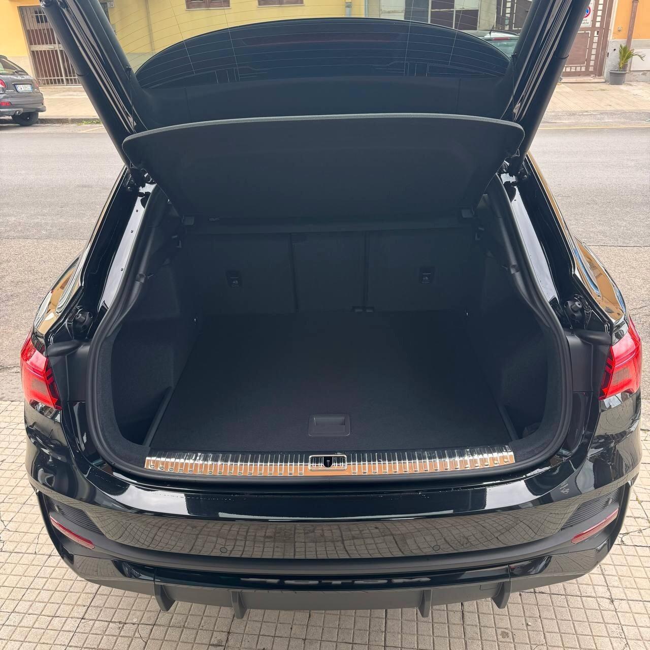 Audi Q3 SPB 35 TDI S tronic Identity Black + TETTO Pronta Consegna
