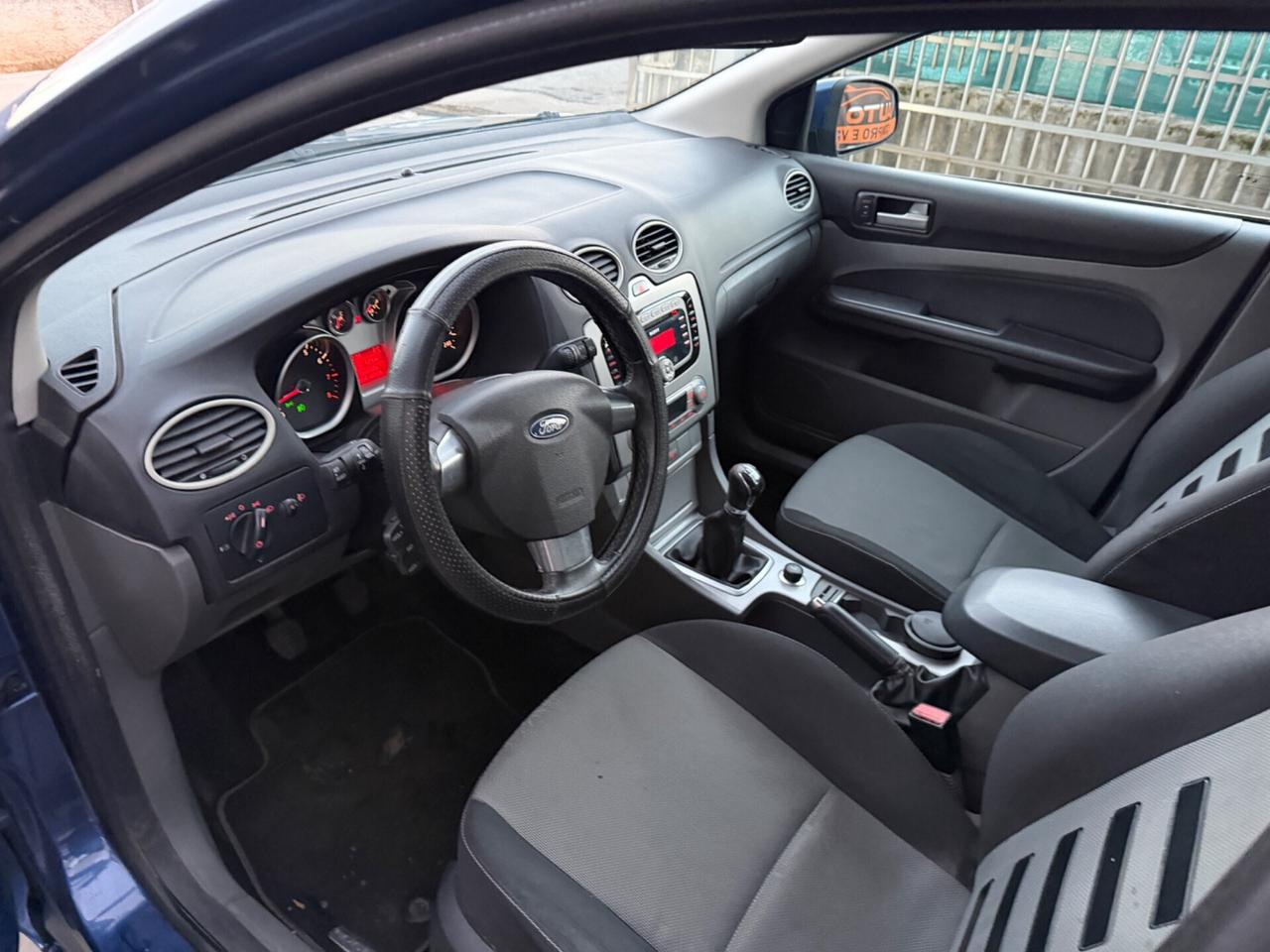 Ford Focus 1.6 benzina EURO5A NEOPATENTATI-FAMIGLIARE