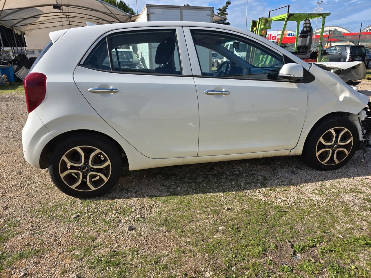 Kia Picanto 1.0 BENZ - 2020