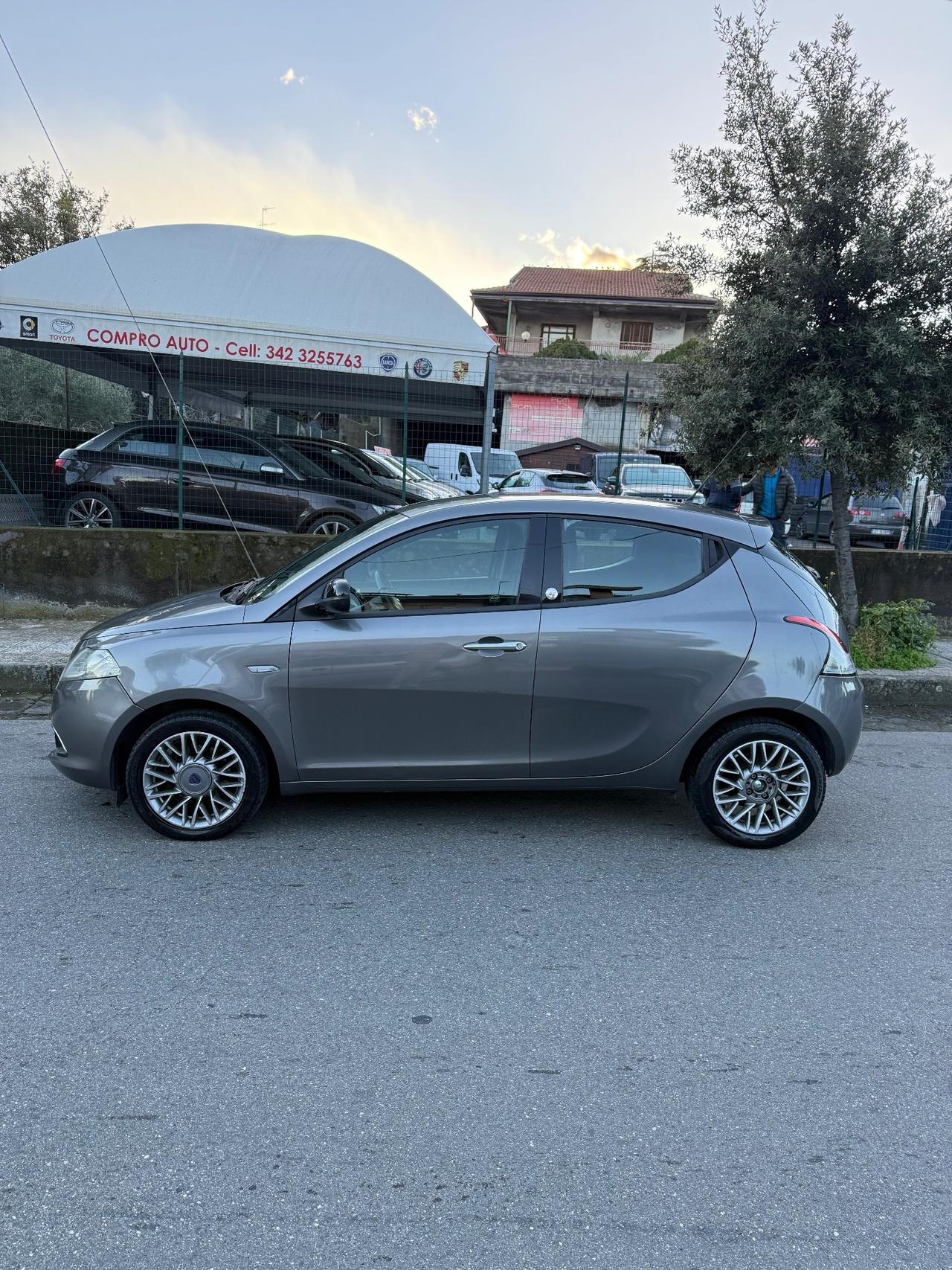 Lancia Ypsilon 1.2 69 CV 5 porte GPL Ecochic Platinum