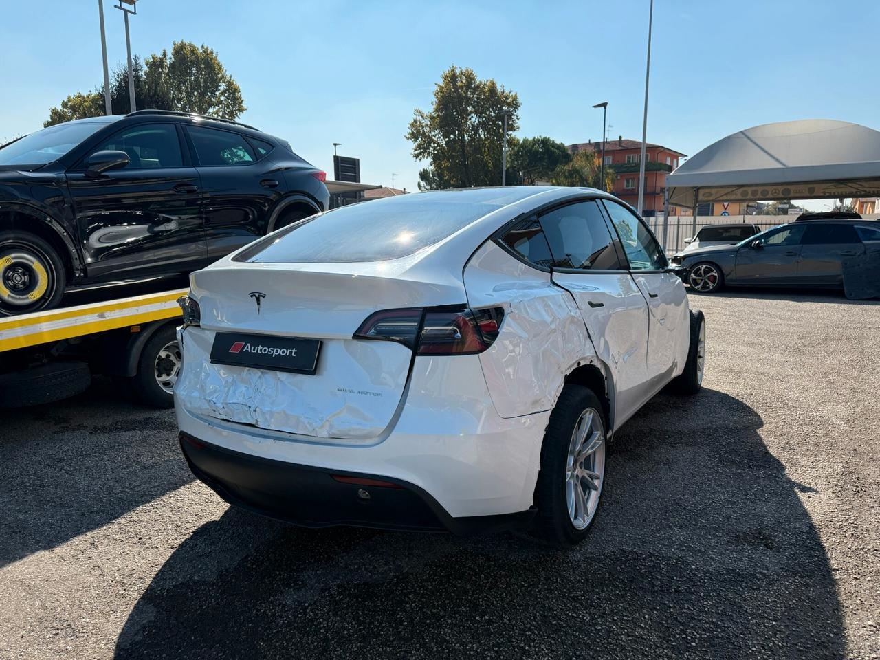 Tesla Model Y Long Range Dual motor ! incidentata