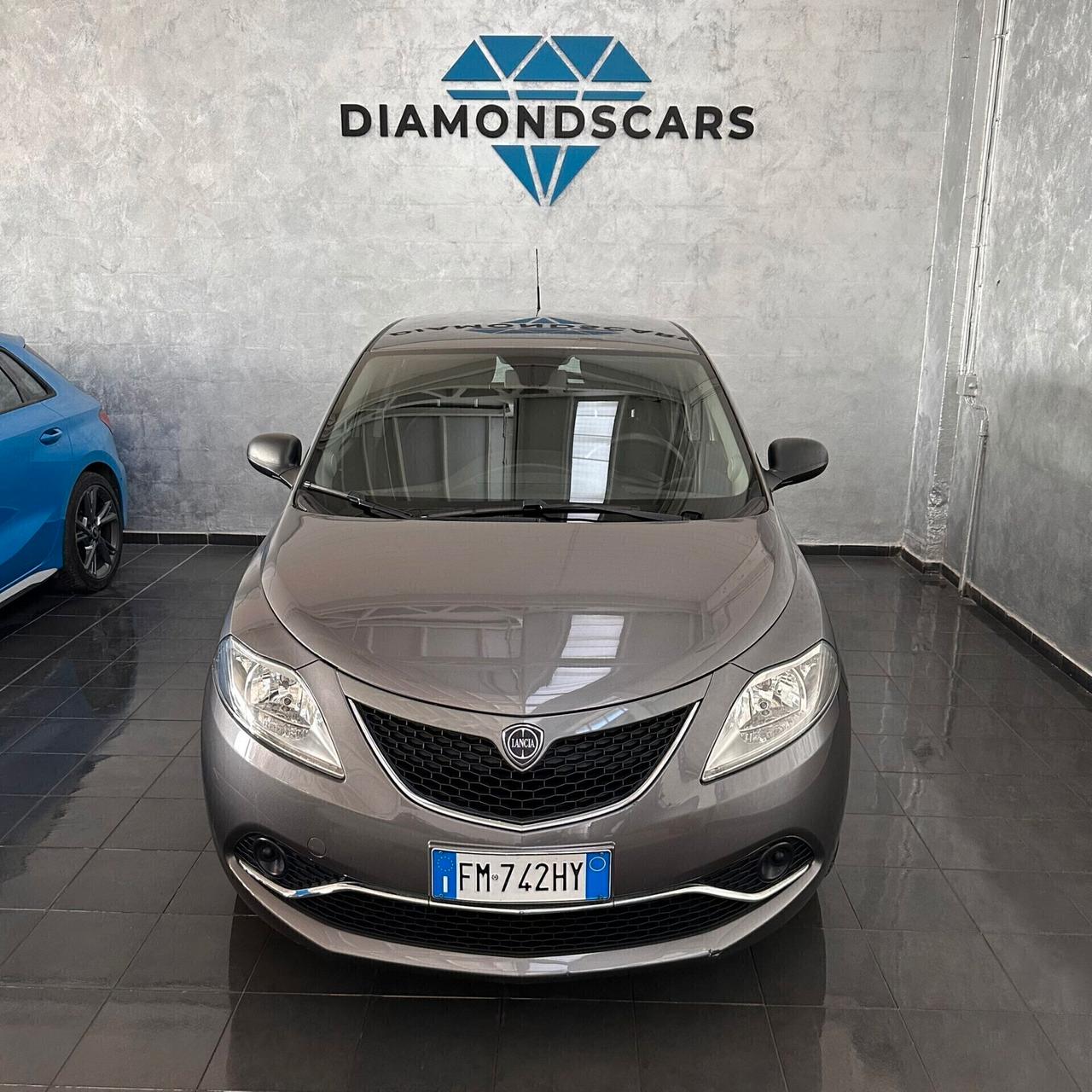 Lancia Ypsilon 1.2 69 CV 5 porte Silver