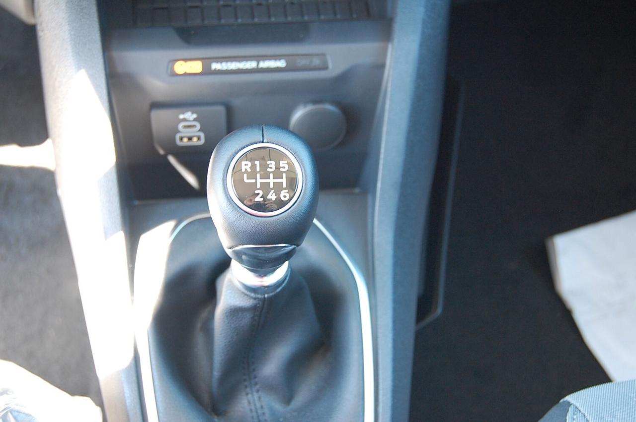 Ford Tourneo Courier 1.0 EcoBoost Titanium