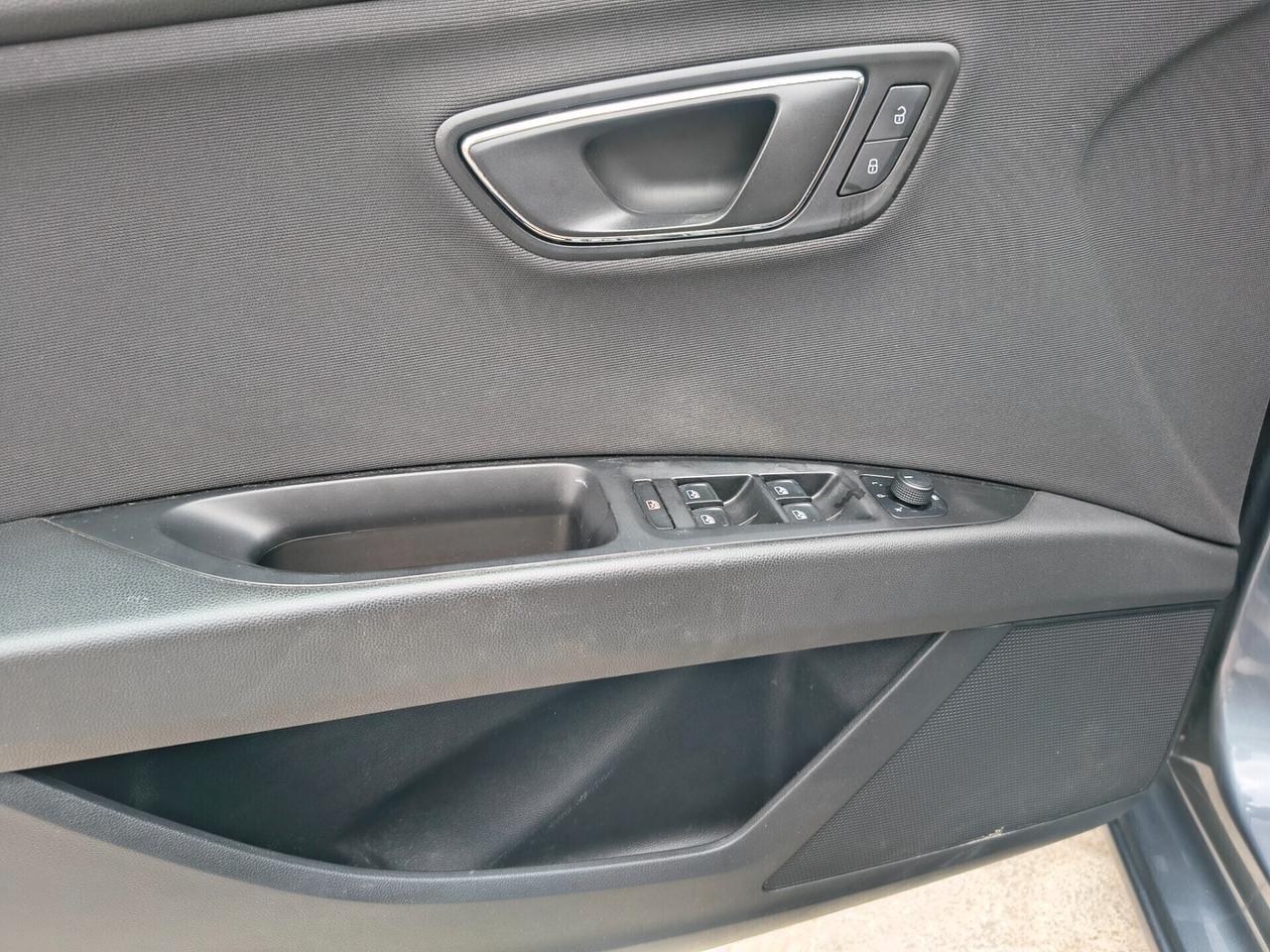 SEAT LEON UNICOPROPRIETARIO 1.6 DIESEL ANNO 2015