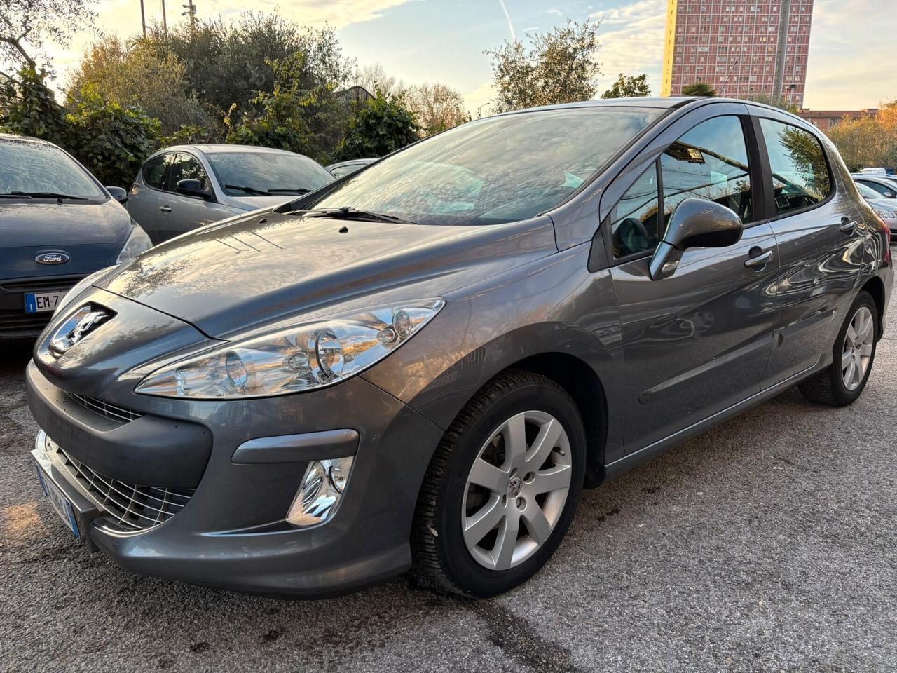 Peugeot 308 1.6 HDi 110CV 5p. Féline (6 Marce)