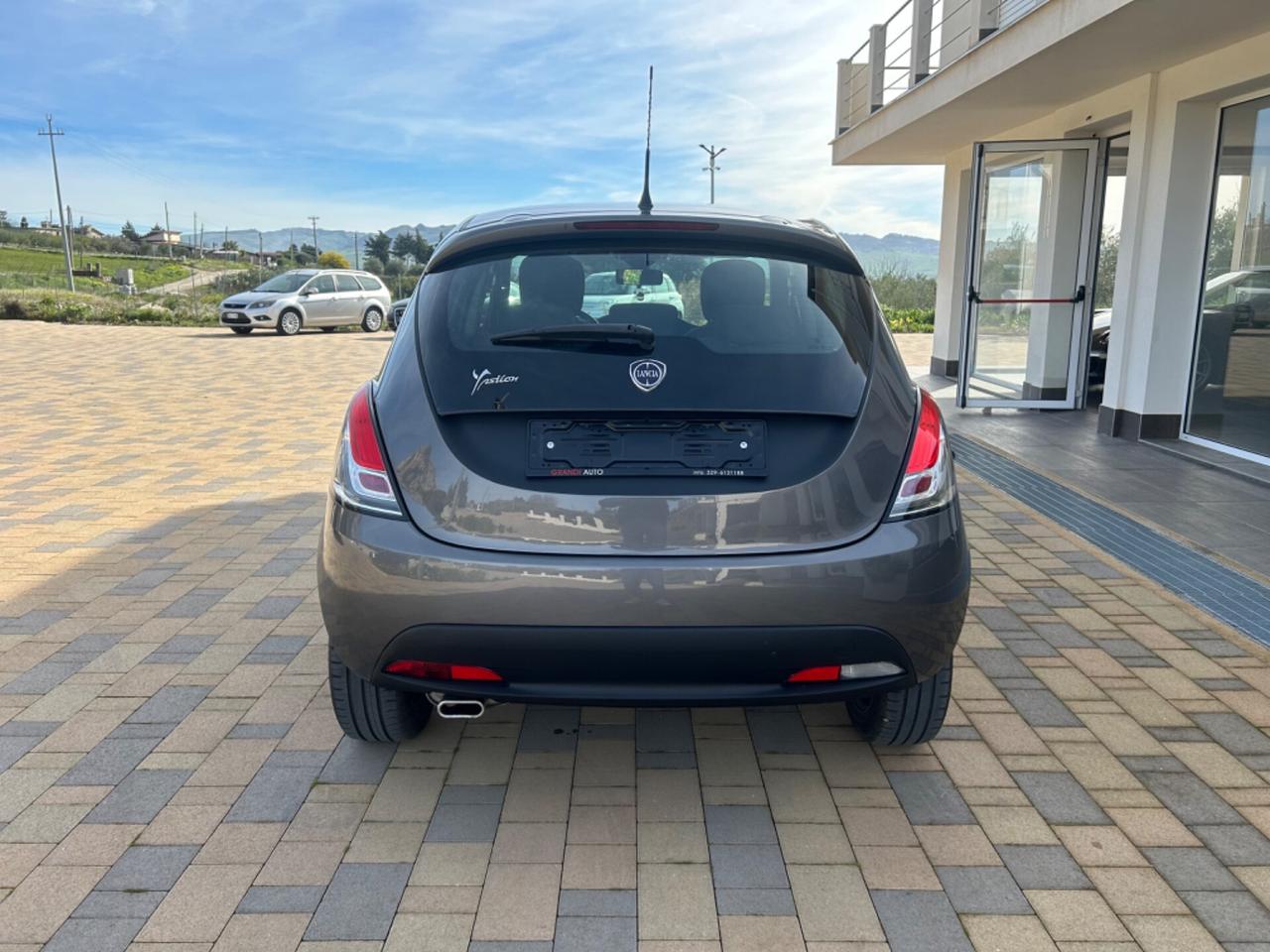 Lancia Ypsilon 1.2 69 CV 5 porte S&S Platinum