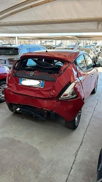 LANCIA YPSILON ECOCHIC GPL INCIDENTATA