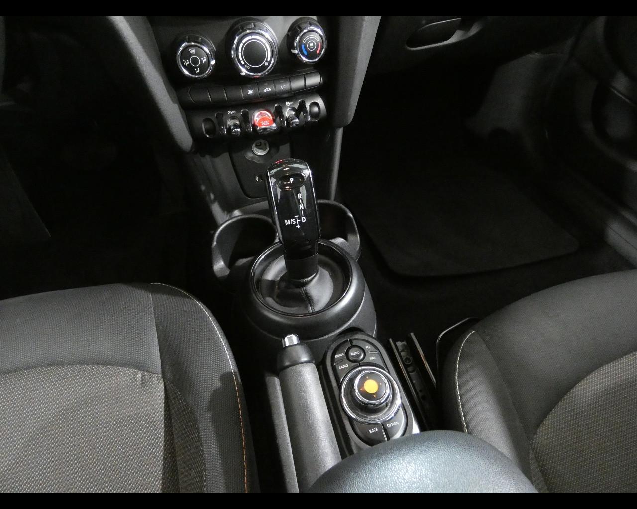 MINI Mini 5 porte (F55) - Mini 1.5 Cooper D Business 5 porte