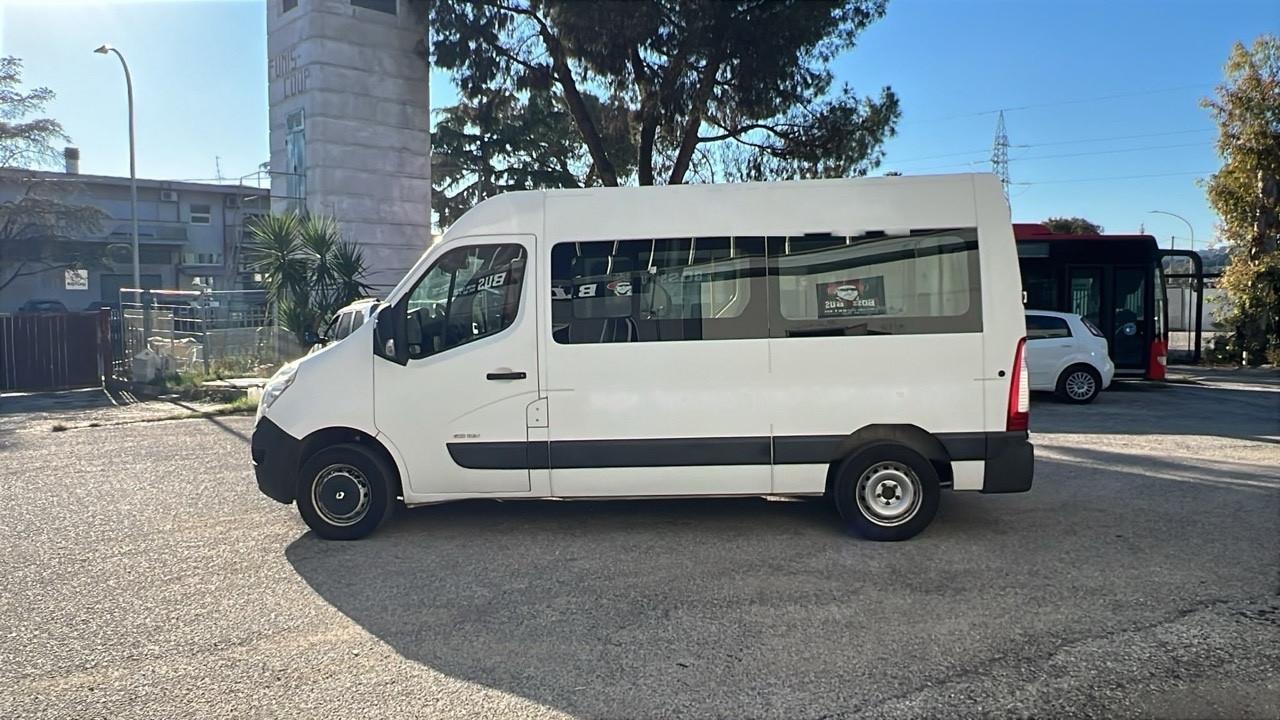 Minibus 9 posti Renault Master Trasporto Disabili