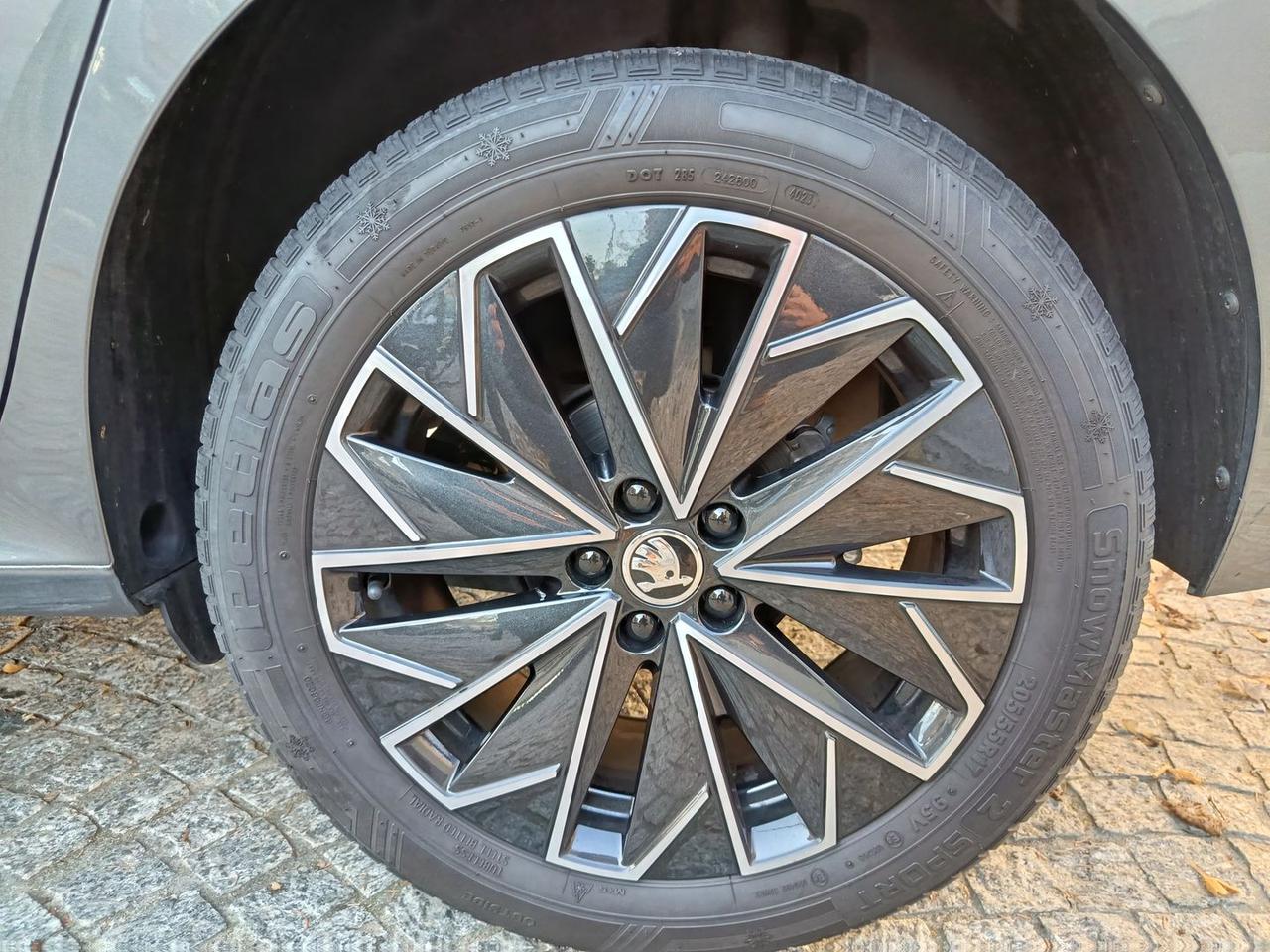 Skoda Kamiq Black Dots 1.0 TSI #8118