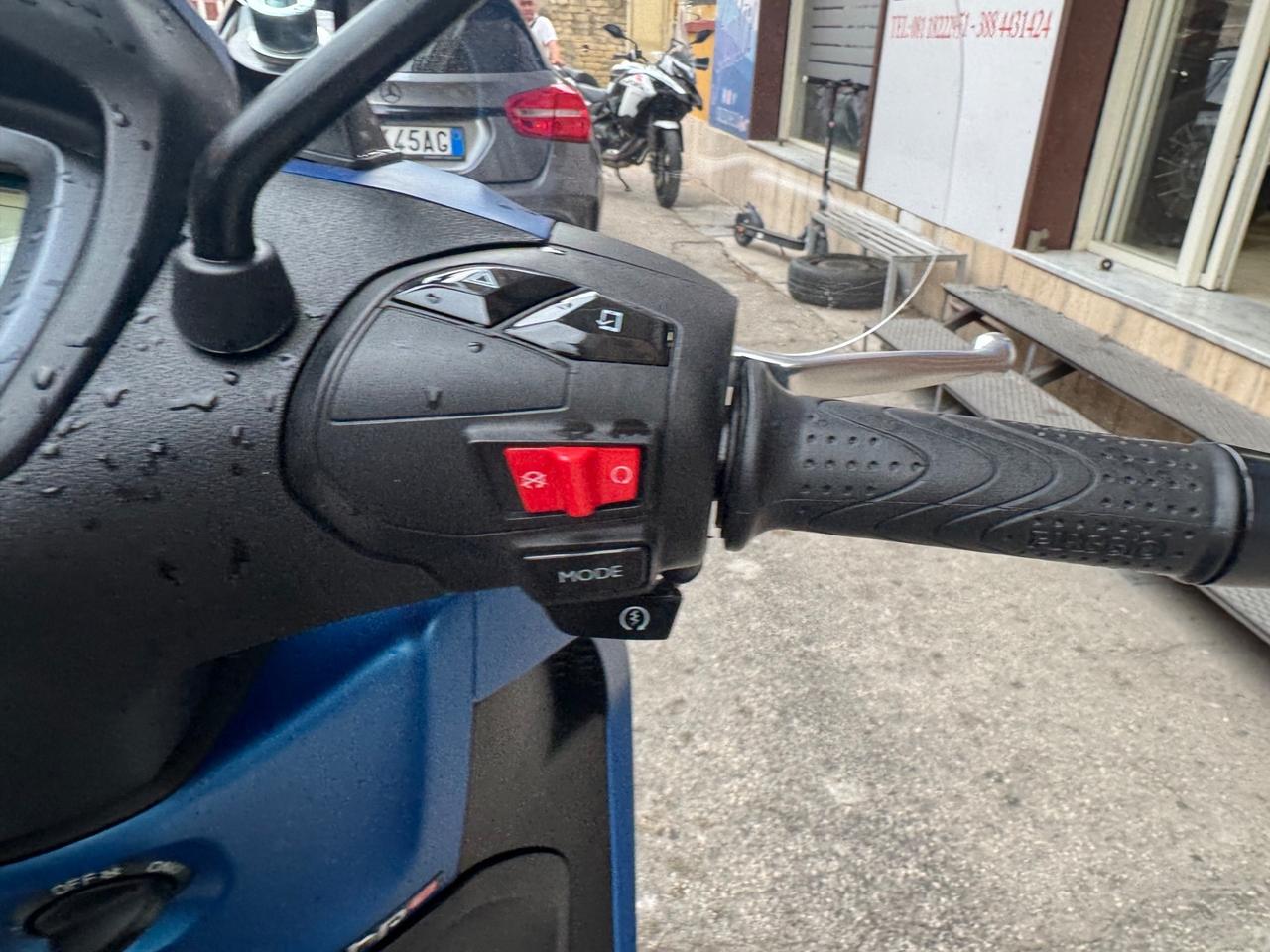 Piaggio Beverly 400 Sport